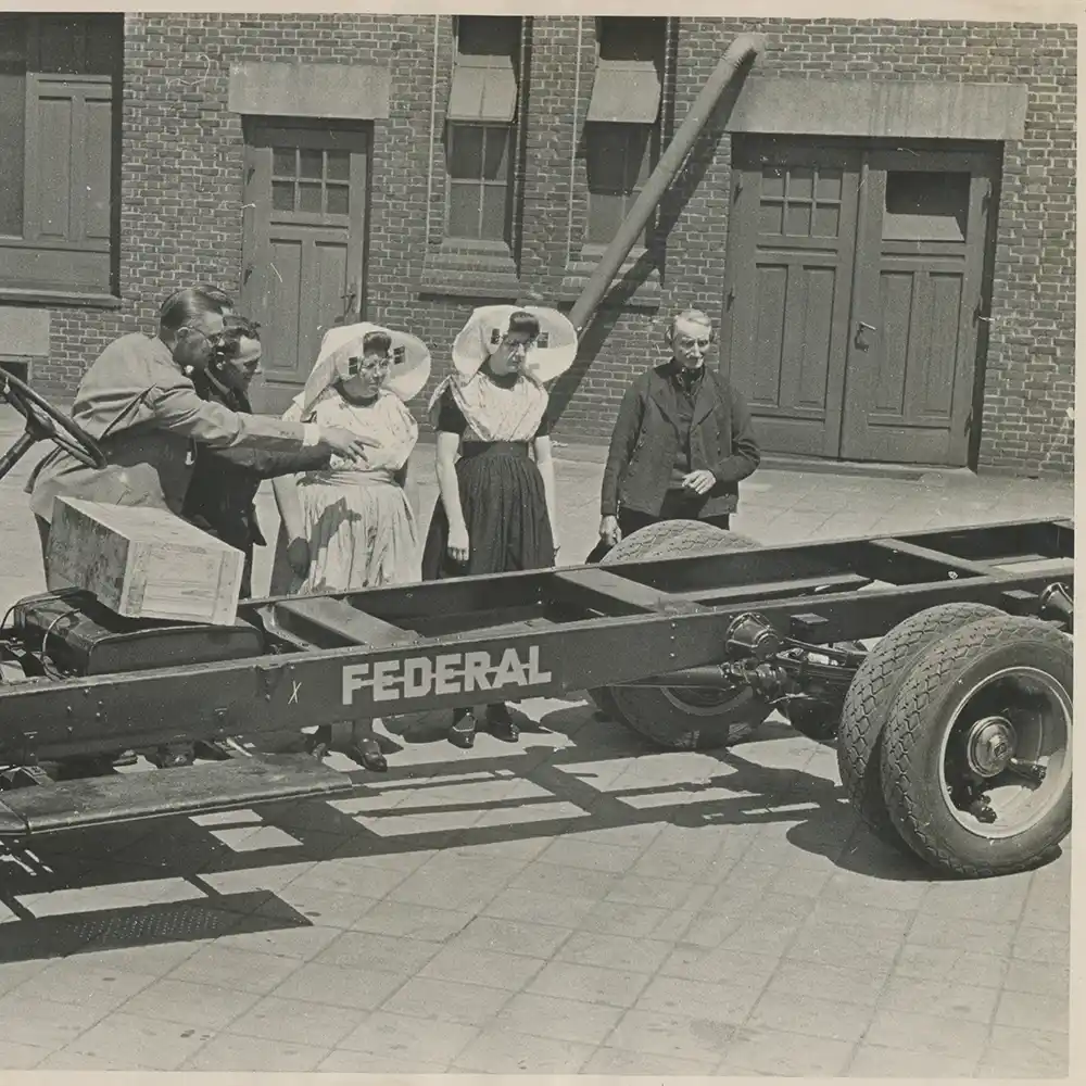 Chassis van een Federal auto