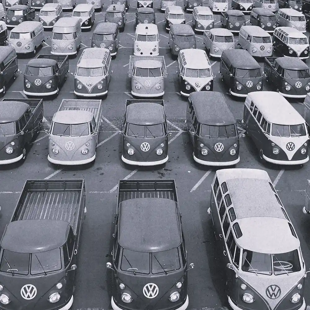 Volkswagen busjes op de parkeerplaats